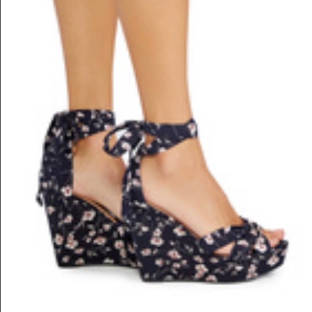 Floral wedges